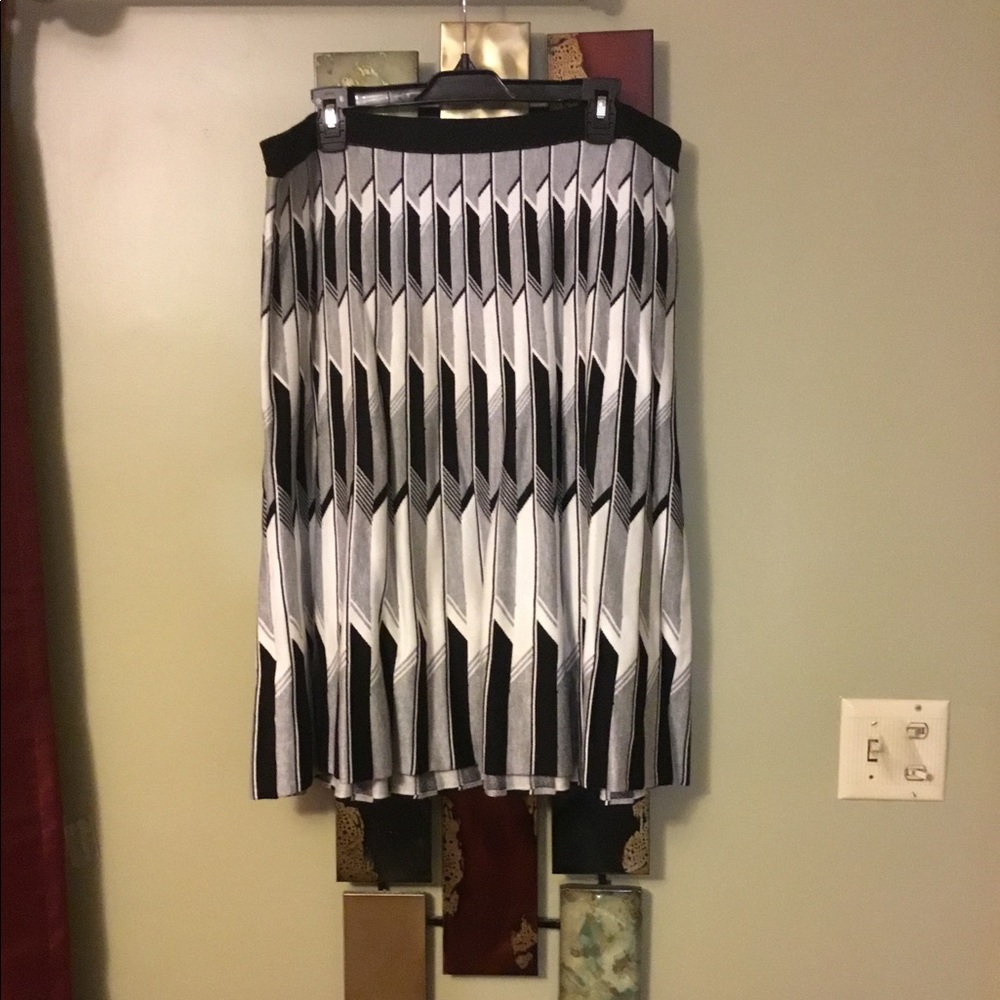 Black and Gray Skirt Set